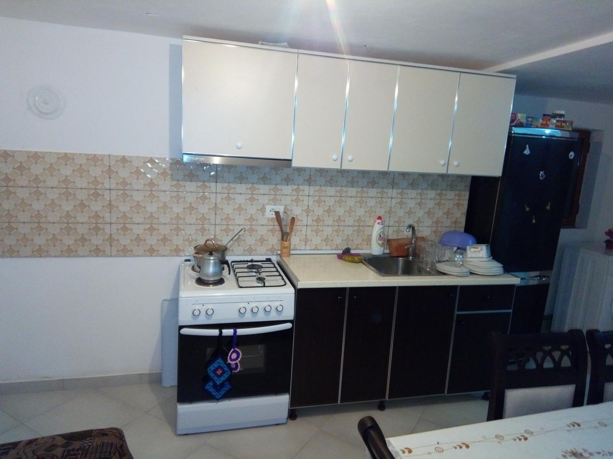 ולבונה Bujtina Sherifaj מראה חיצוני תמונה